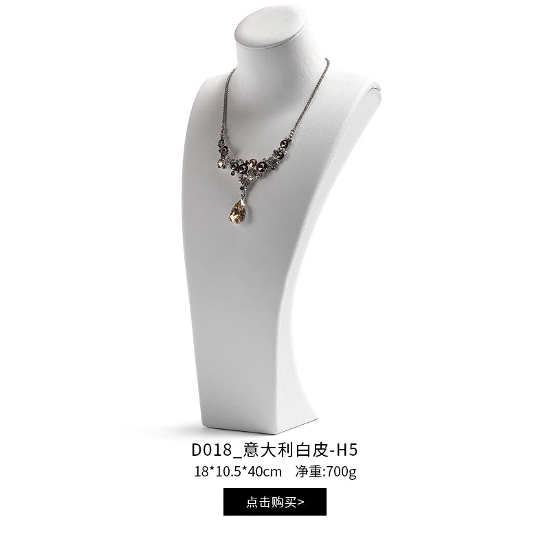 Buste Cou Cuir Portrait Mannequin Pendentif