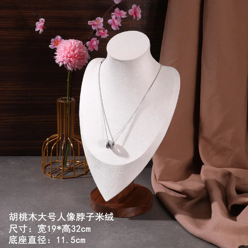 Buste Collier Bois Massif Portrait