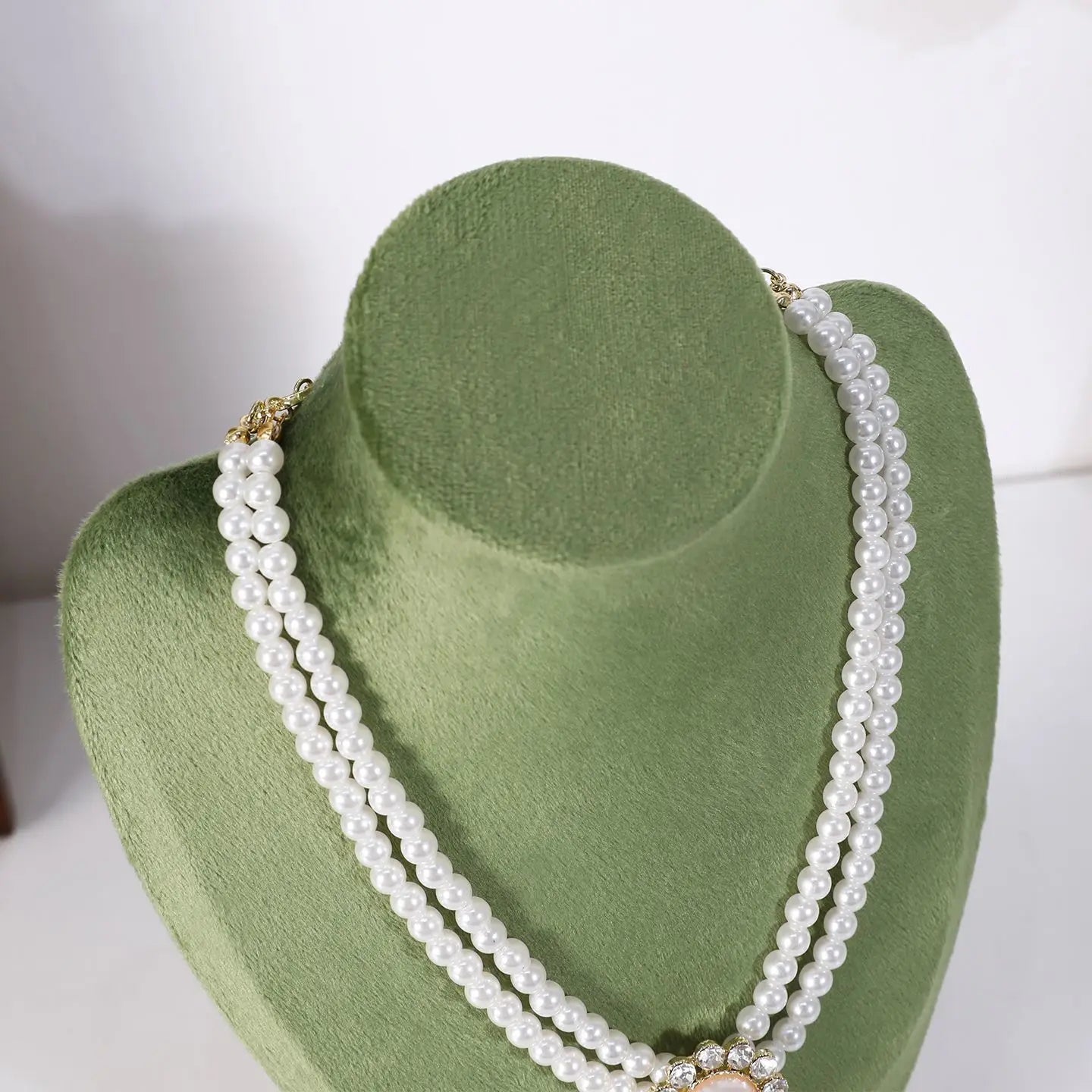 Présentoir Collier Velours Vert Bois