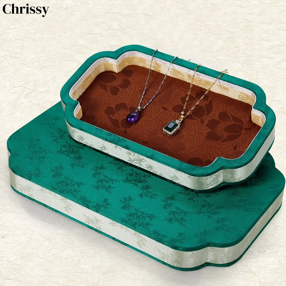Plateau Bijoux Velours Brodé Bracelet Jadéite