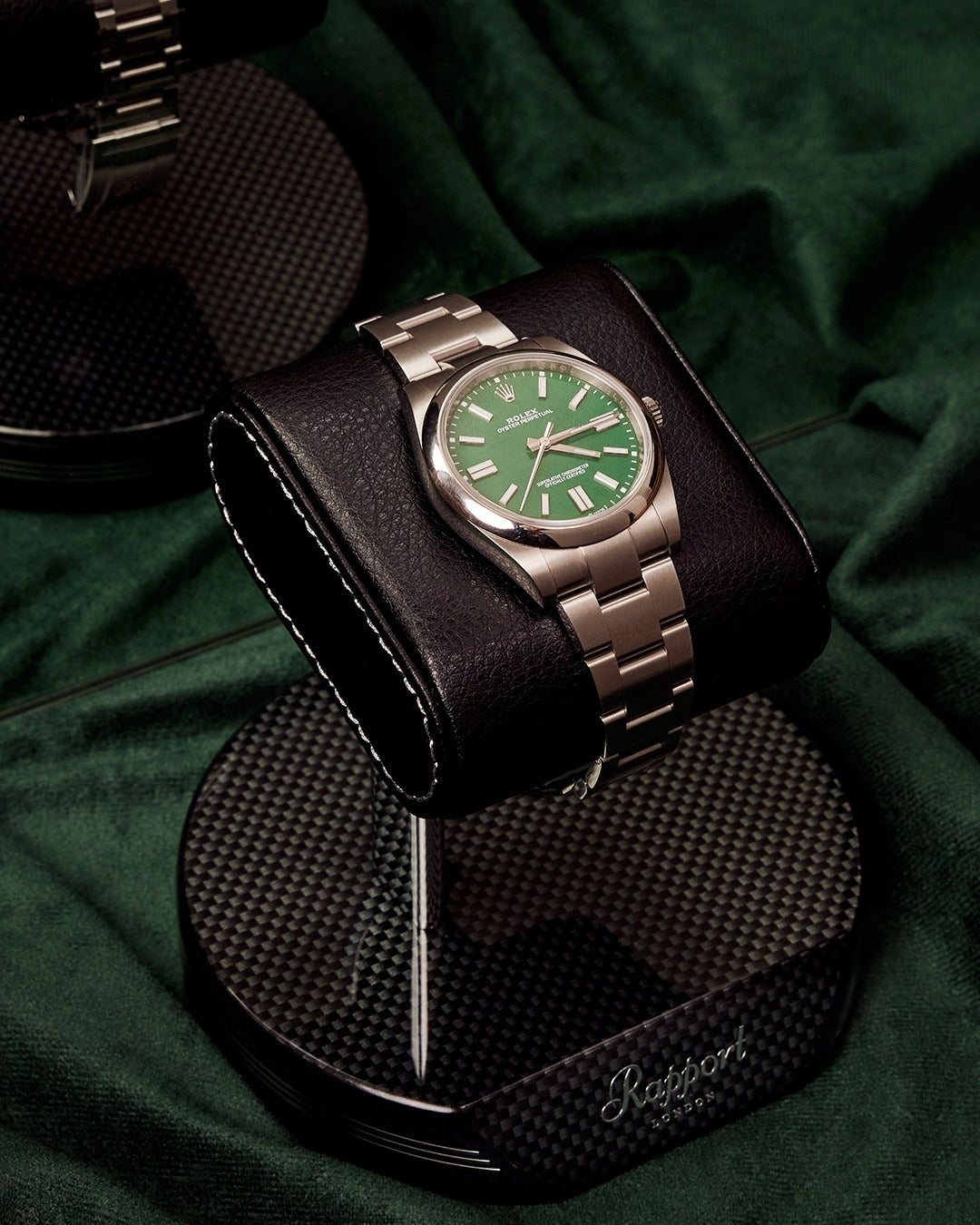 https://cdn.shopify.com/s/files/1/0793/1897/4808/files/Ssupport-montre-homme_webp.jpg?v=1721987766