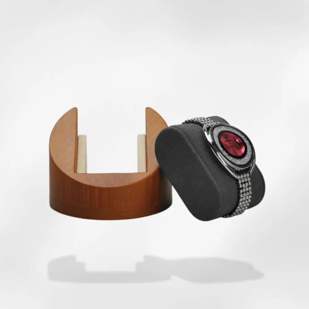 https://cdn.shopify.com/s/files/1/0889/8084/8989/files/Support_pour_montre_en_bois_RoyalCoffer.webp?v=1757429900