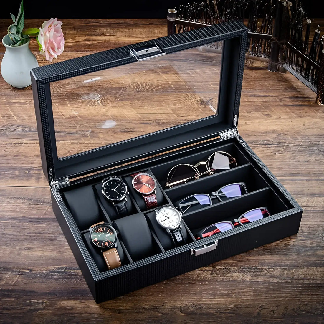 Boîte à montres et lunettes – vue de trois quarts, couvercle levé