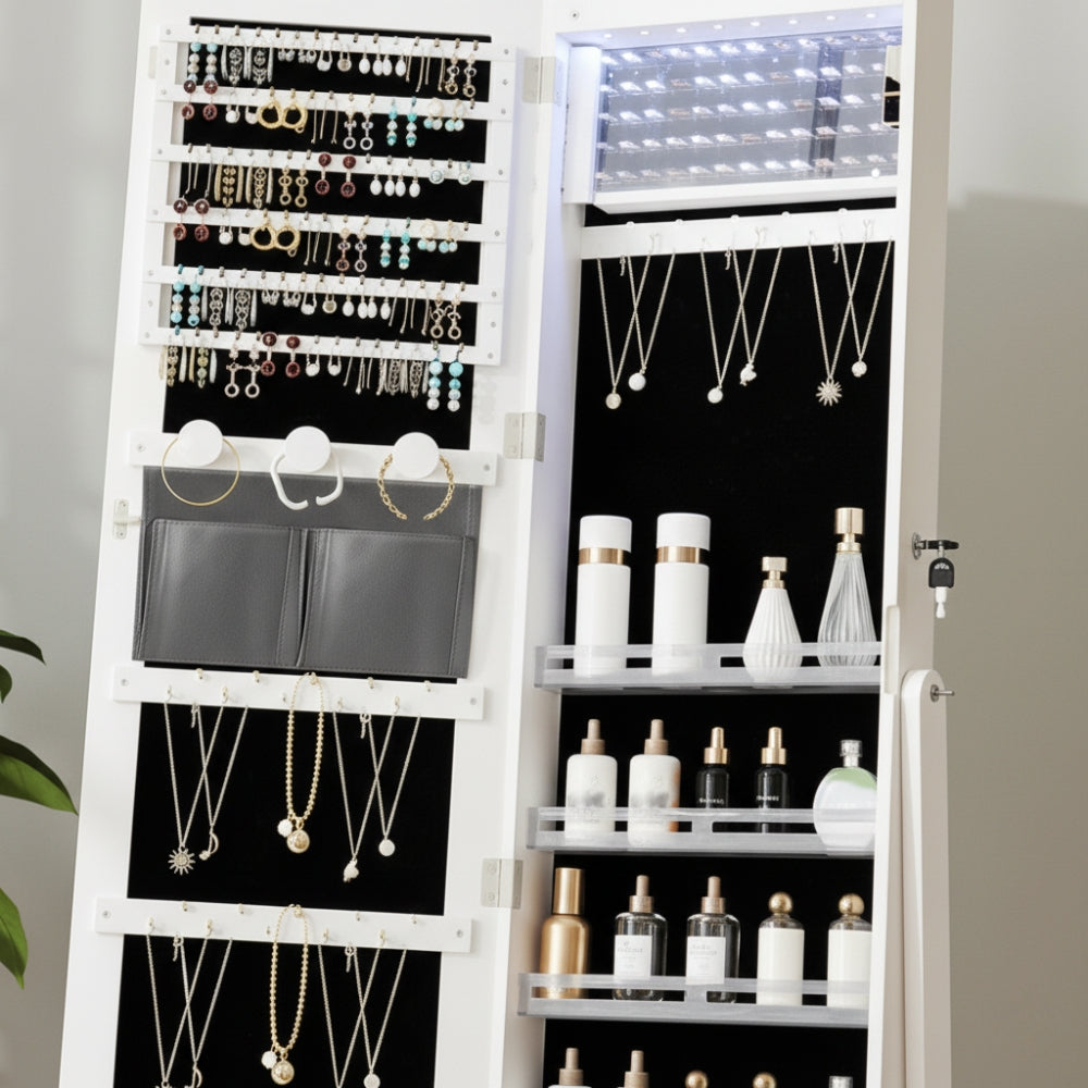 https://cdn.shopify.com/s/files/1/0974/5239/2787/files/boiteabijoux_84.jpg?v=1764260629
