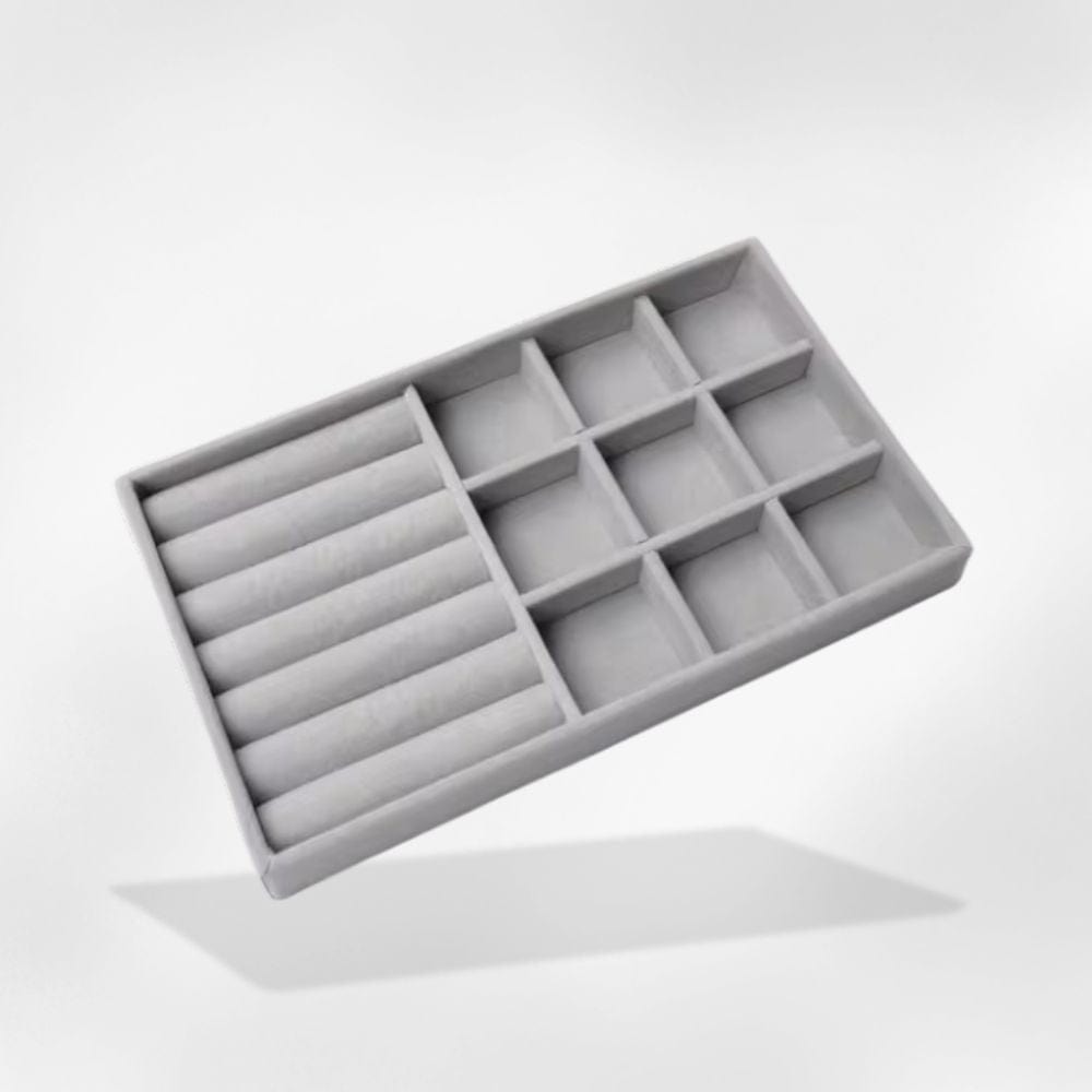https://cdn.shopify.com/s/files/1/0889/8084/8989/files/royalcoffer-bagues-et-grilles-presentoir-a-bijoux-br-plateau-58638049673565.jpg?v=1727897410