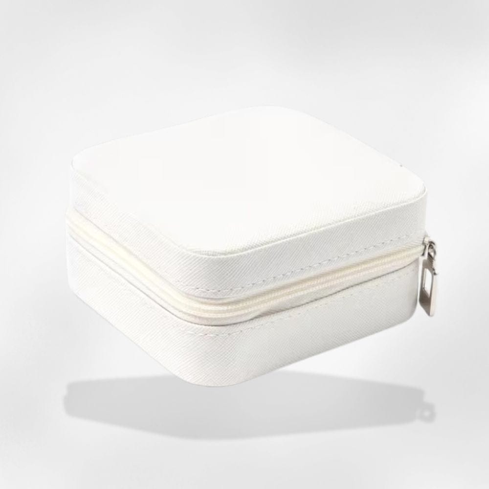 https://cdn.shopify.com/s/files/1/0889/8084/8989/files/royalcoffer-blanc-boite-a-bijoux-br-mini-boite-a-bijoux-58489902989661.jpg?v=1727892369