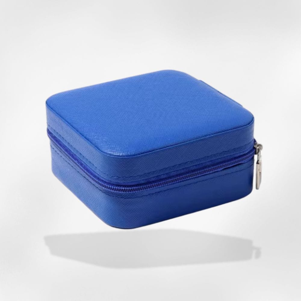 https://cdn.shopify.com/s/files/1/0889/8084/8989/files/royalcoffer-bleu-boite-a-bijoux-br-mini-boite-a-bijoux-58489903055197.jpg?v=1727892371