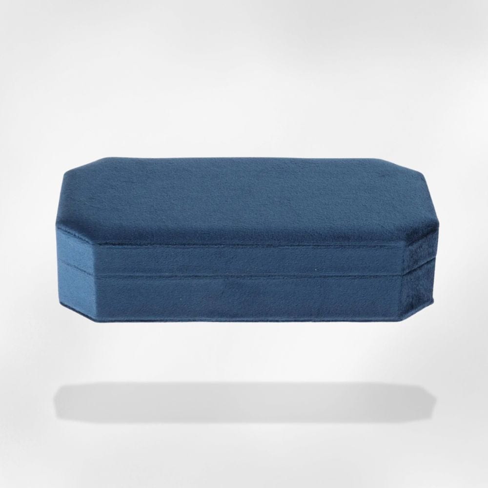 https://cdn.shopify.com/s/files/1/0889/8084/8989/files/royalcoffer-bleu-fonce-boite-a-bijoux-petite-pour-bagues-58542733525341.jpg?v=1727890026