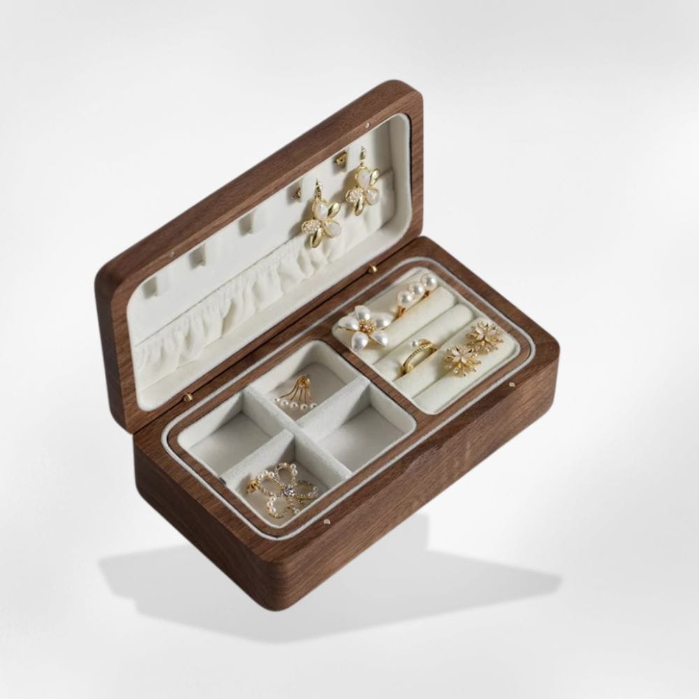 https://cdn.shopify.com/s/files/1/0889/8084/8989/files/royalcoffer-bois-boite-a-bijoux-en-bois-massif-58542523318621.jpg?v=1727890212