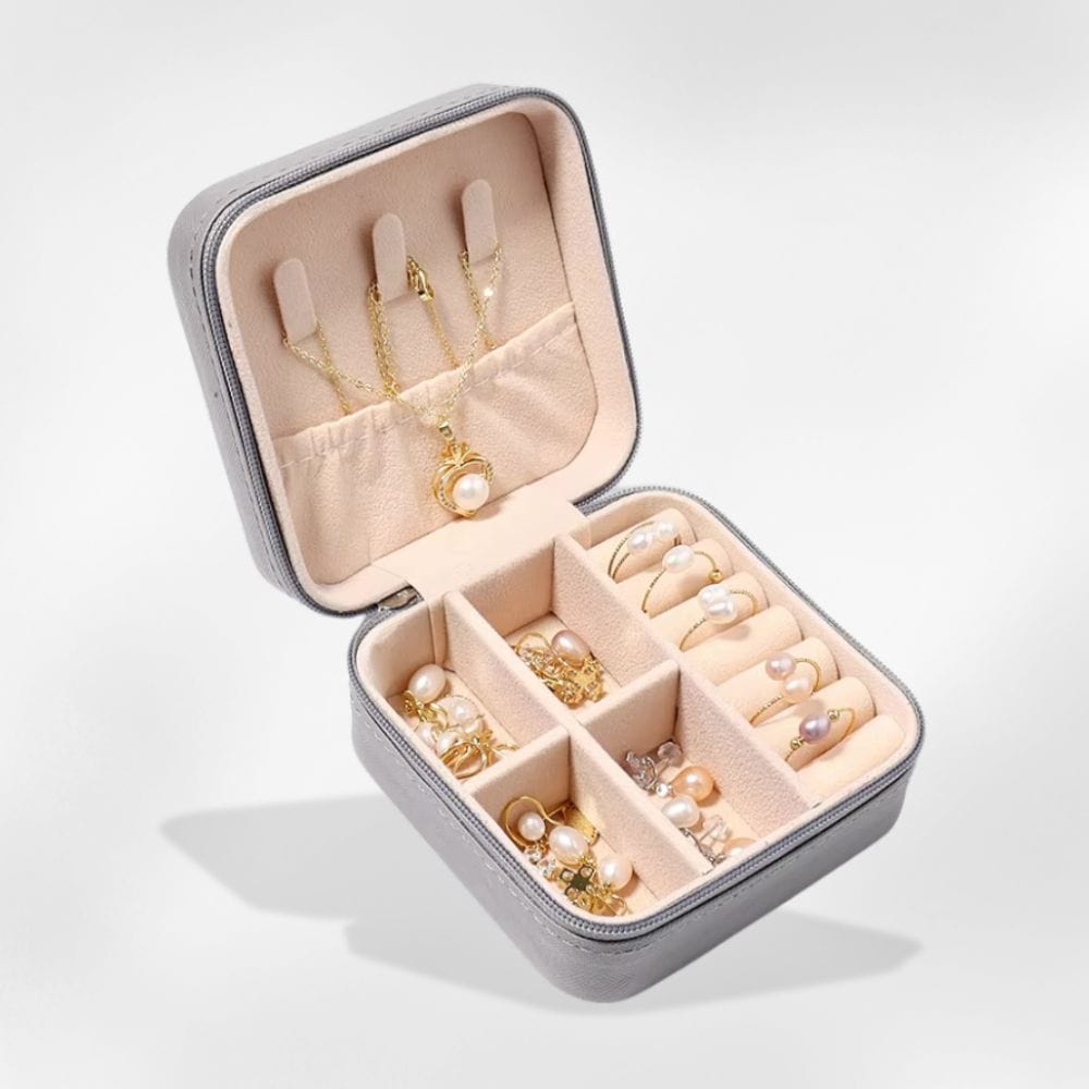 https://cdn.shopify.com/s/files/1/0889/8084/8989/files/royalcoffer-boite-a-bijoux-br-mini-boite-a-bijoux-58489903120733.jpg?v=1727892741
