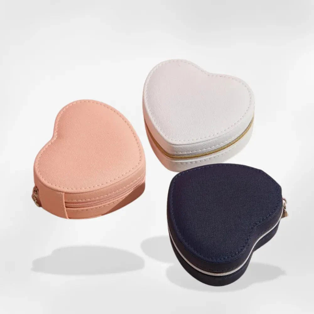 https://cdn.shopify.com/s/files/1/0889/8084/8989/files/royalcoffer-boite-a-bijoux-coeur-1128225941.webp?v=1739079891