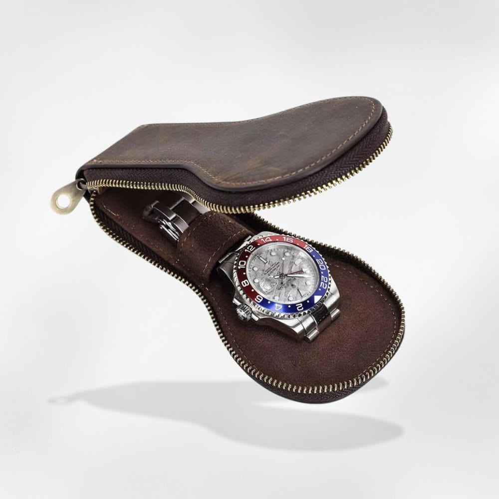 https://cdn.shopify.com/s/files/1/0889/8084/8989/files/royalcoffer-cuir-boite-a-montre-br-voyageur-58588972974429.jpg?v=1727889135