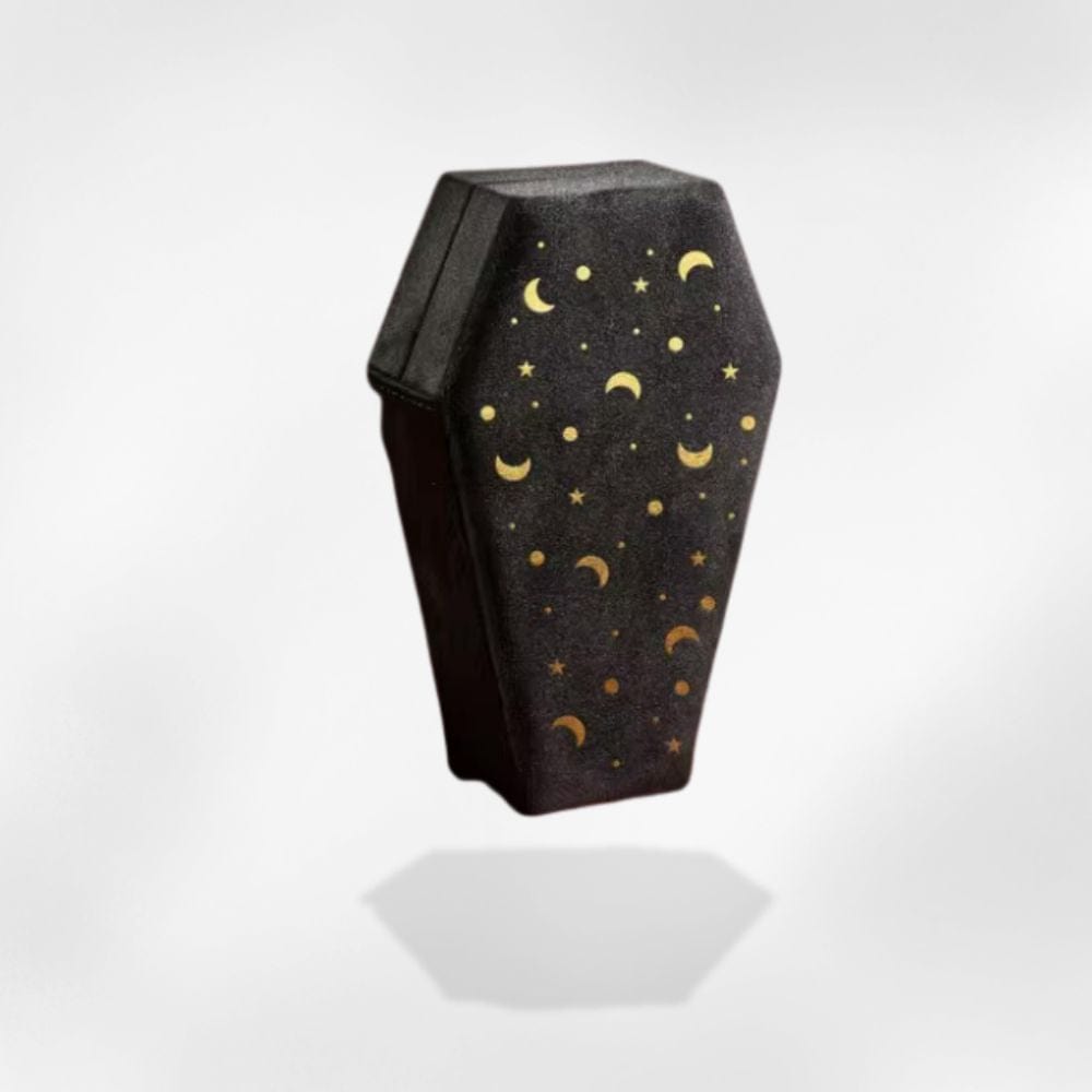 https://cdn.shopify.com/s/files/1/0889/8084/8989/files/royalcoffer-e-boite-a-bijoux-br-gothique-58474034659677.jpg?v=1727892729