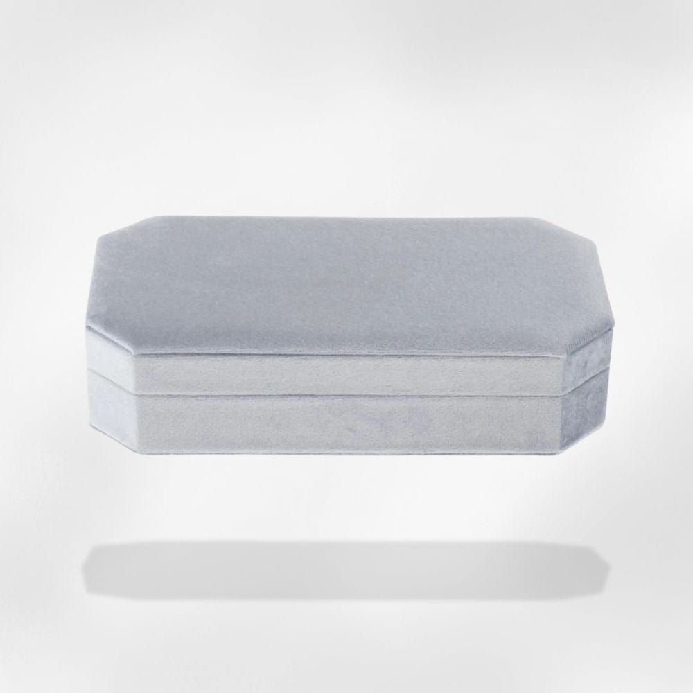 https://cdn.shopify.com/s/files/1/0889/8084/8989/files/royalcoffer-gris-boite-a-bijoux-petite-pour-bagues-58542733459805.jpg?v=1727890043