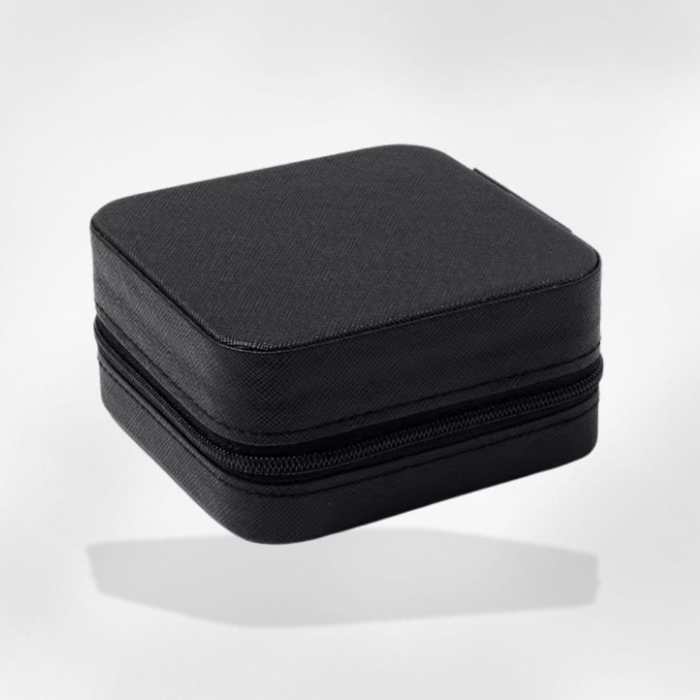https://cdn.shopify.com/s/files/1/0889/8084/8989/files/royalcoffer-noir-boite-a-bijoux-br-mini-boite-a-bijoux-58489902956893.jpg?v=1727895786