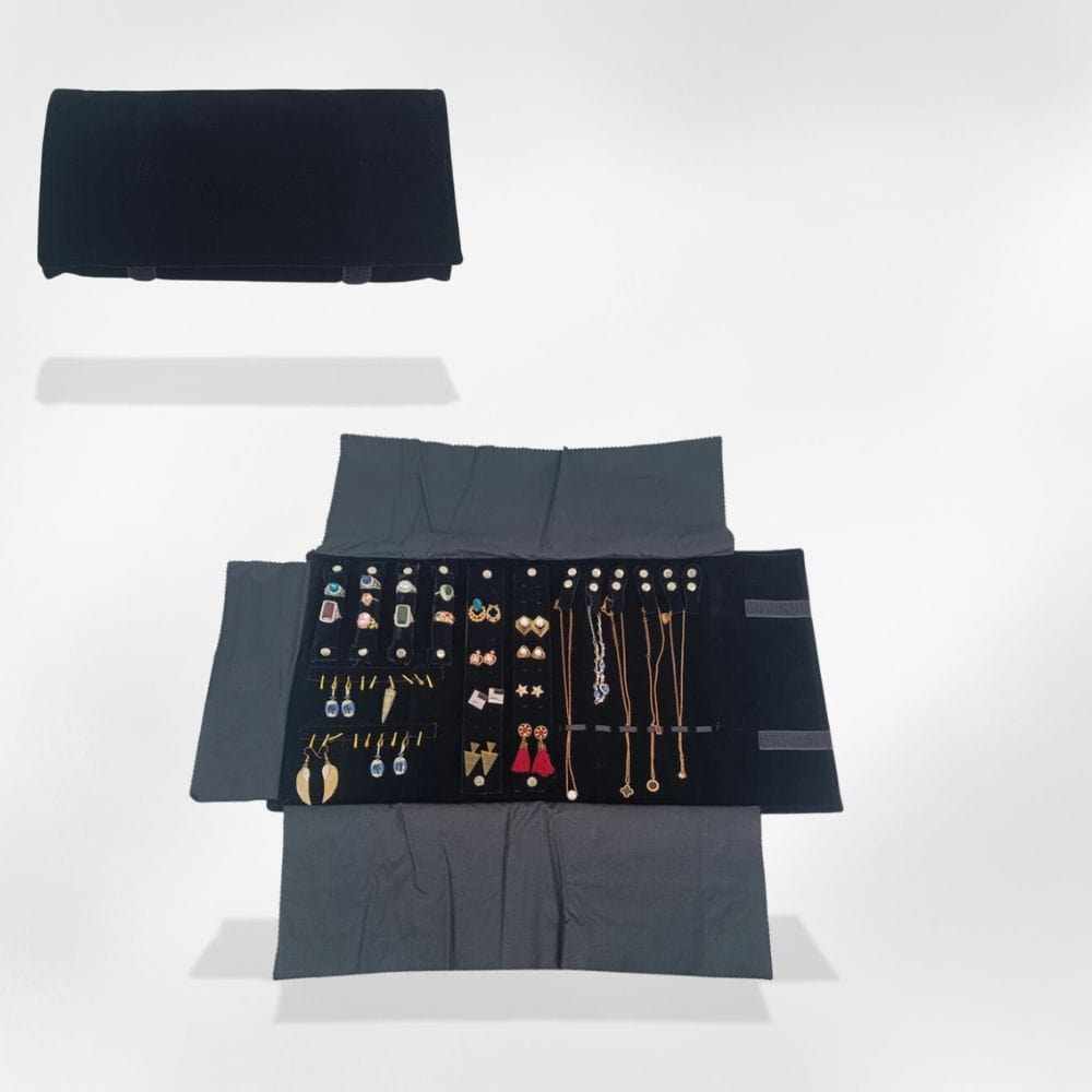 https://cdn.shopify.com/s/files/1/0889/8084/8989/files/royalcoffer-noir-boite-a-bijoux-br-tissu-71595725816157.jpg?v=1733069146
