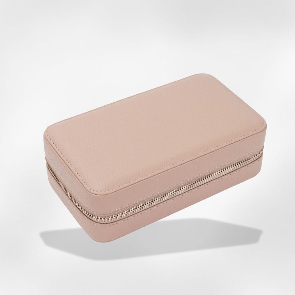 https://cdn.shopify.com/s/files/1/0889/8084/8989/files/royalcoffer-nude-boite-a-bijoux-br-bapteme-58413409698141.jpg?v=1727896694