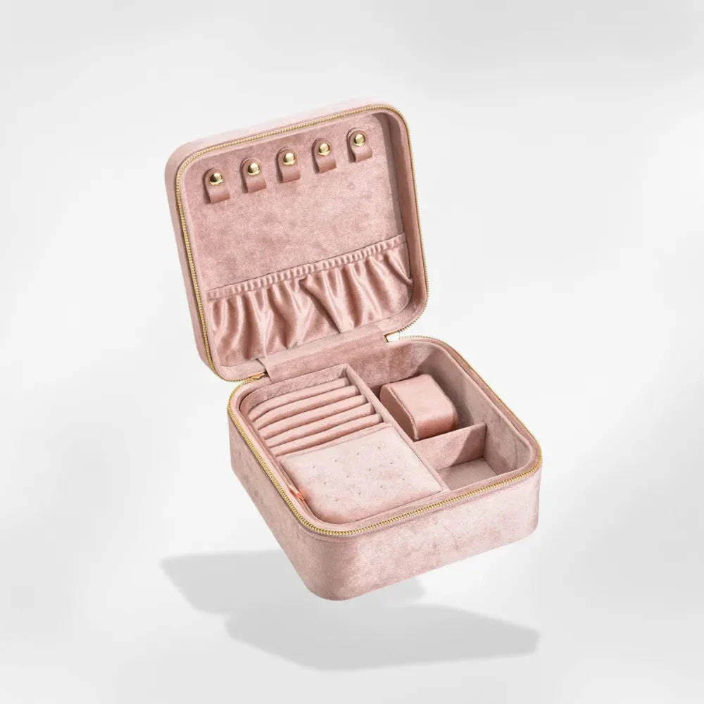 https://cdn.shopify.com/s/files/1/0889/8084/8989/files/royalcoffer-rose-boite-a-bijoux-jeune-fille-1169592097.webp?v=1748620083