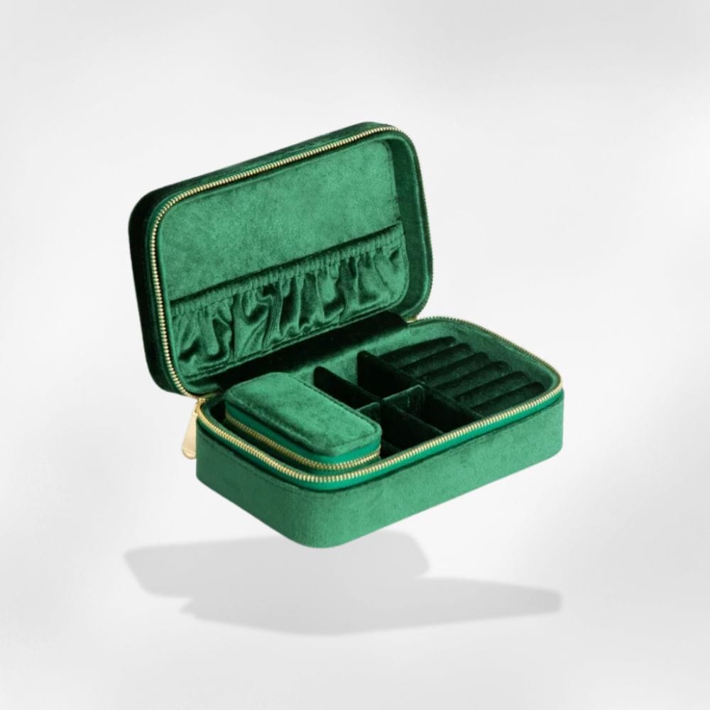 https://cdn.shopify.com/s/files/1/0889/8084/8989/files/royalcoffer-vert-boite-bijoux-br-royalvel-71385141150045.jpg?v=1733068673