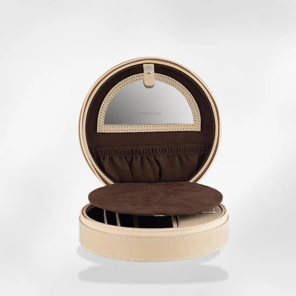 https://cdn.shopify.com/s/files/1/0889/8084/8989/files/royalcoffer_Bo_te_Bijoux_de_Voyage_en_Cuir_4.webp?v=1750336135